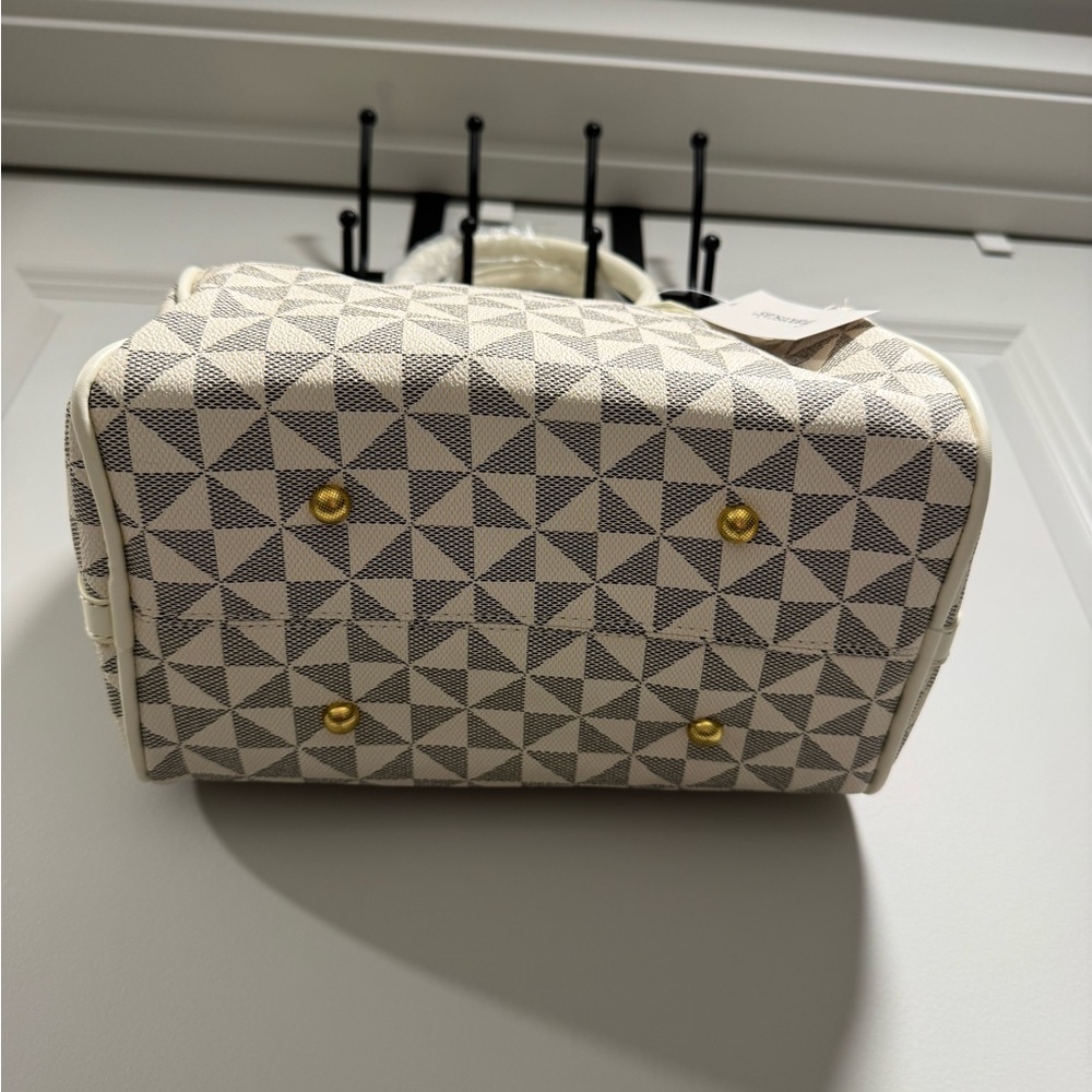 Francesca's Collections Cream and Gray Patterned Satchel - Picture 4 of 12
